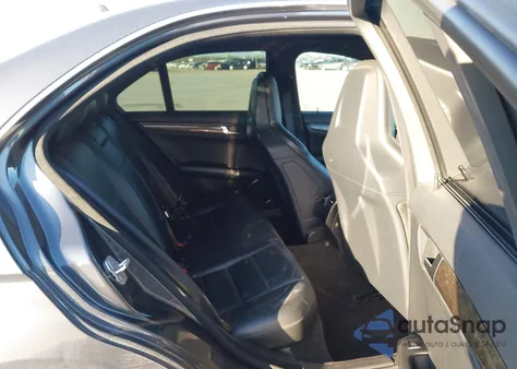 2010 Mercedes-Benz C 63 Amg из США, поврежденный, VIN WDDGF7HB3AF415541